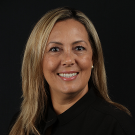 Portrait of Arelia, dental hygienist at Regency Square Dental.