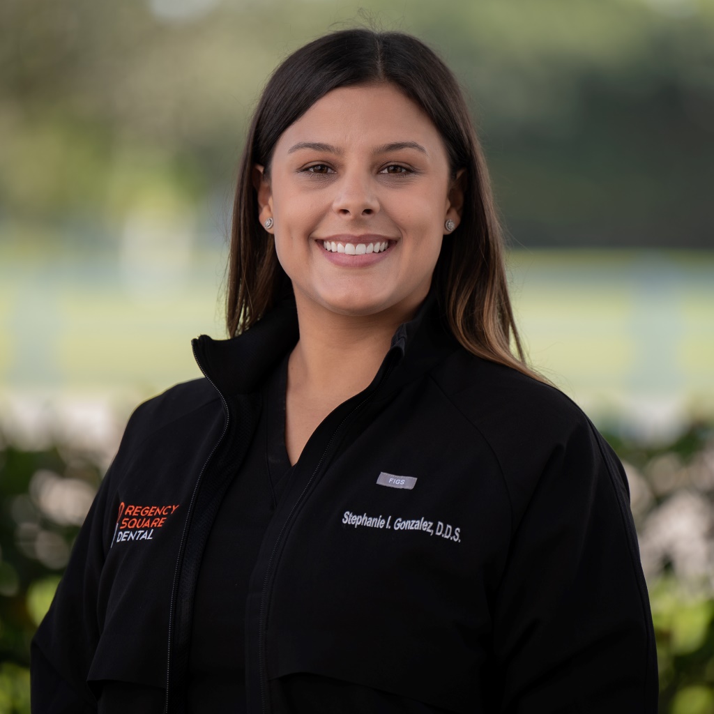 Portrait of Dr. Stephanie Gonzalez, DMD.