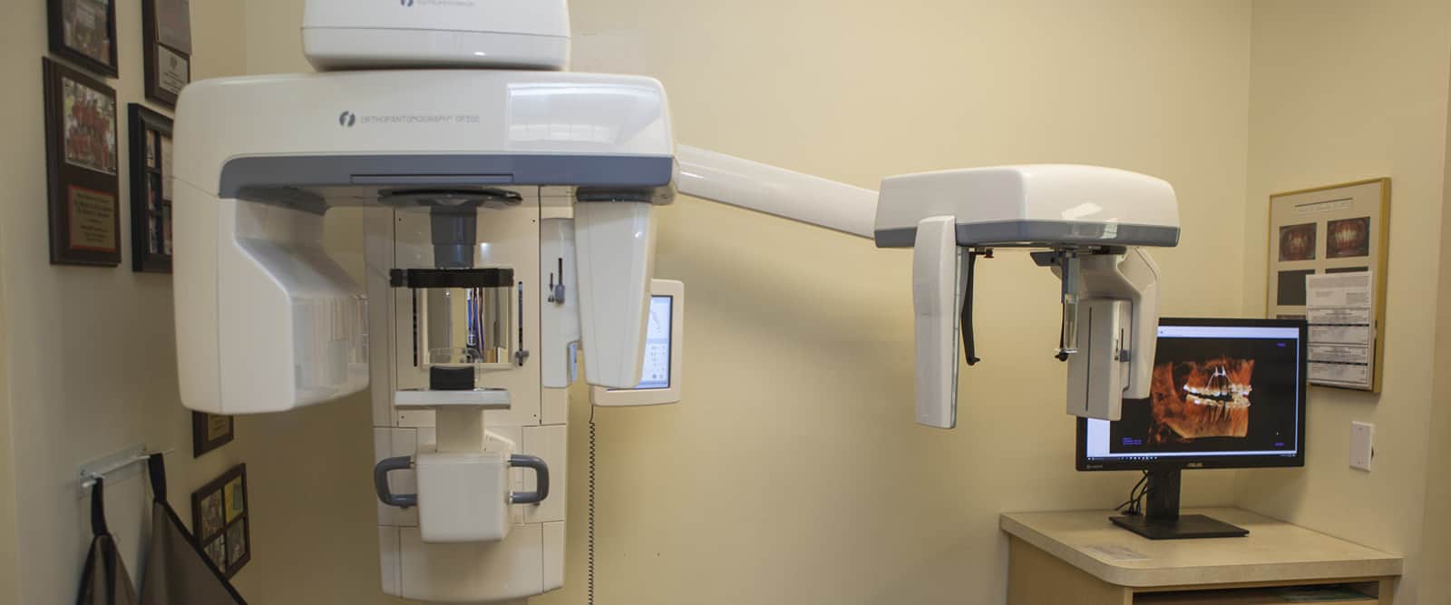 Advanced surgical and imaging equipment at Regency Square Dental.